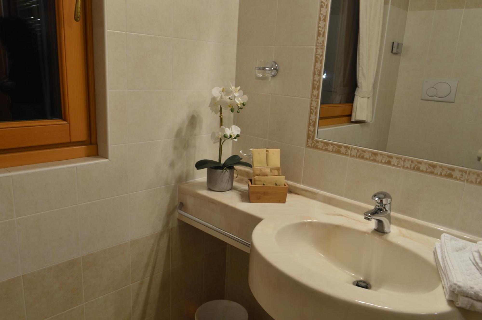 Hotel Garni Sant'Antonio Con Spa Madonna Exteriér fotografie